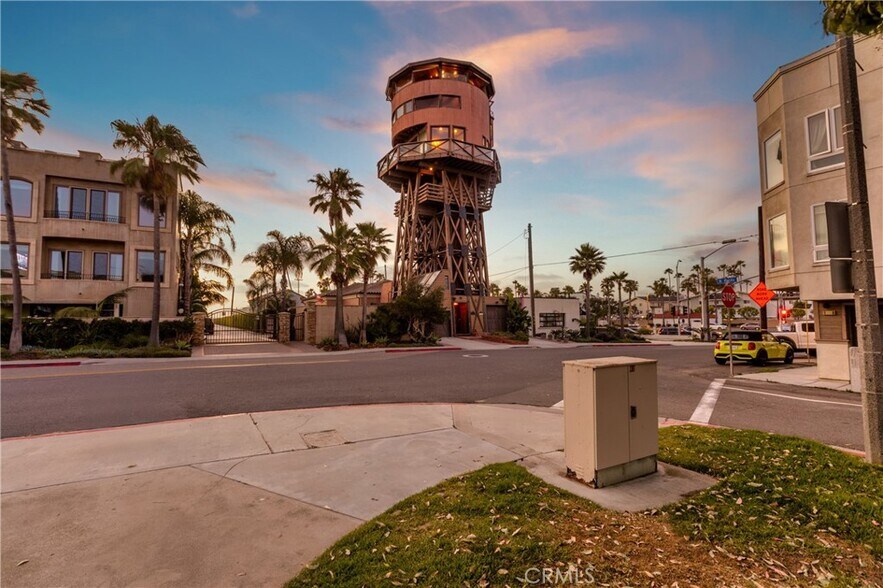 More Photos Of 1 Anderson St, Seal Beach Specialty For Sale