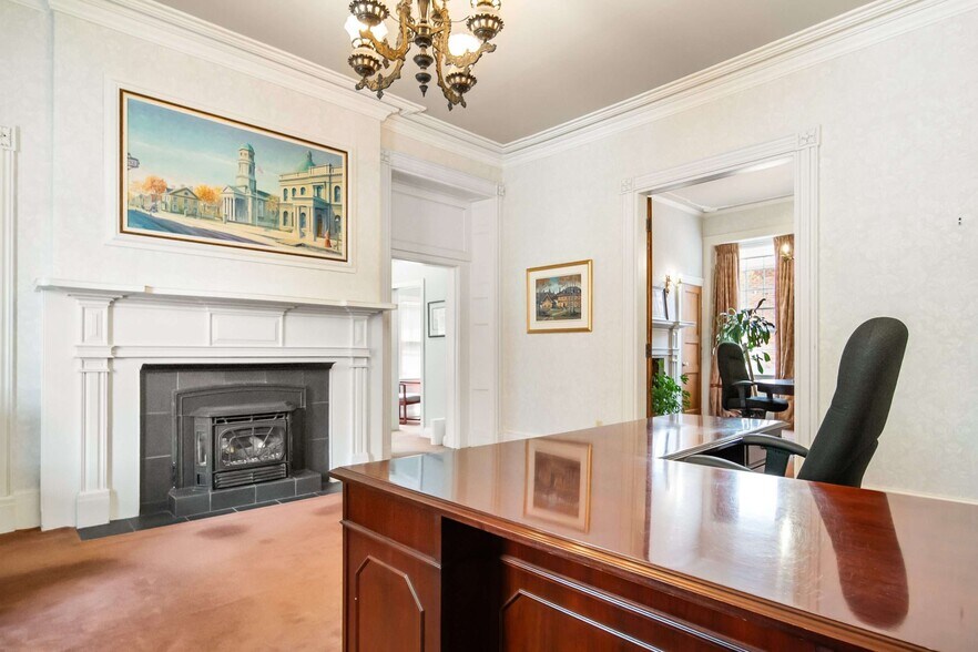 More Photos Of 264 King St E, Kingston Office For Sale