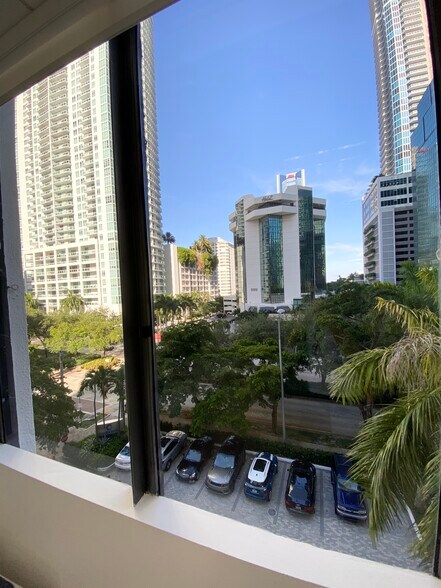 More Photos Of 1000 Brickell Ave, Miami Office For Lease