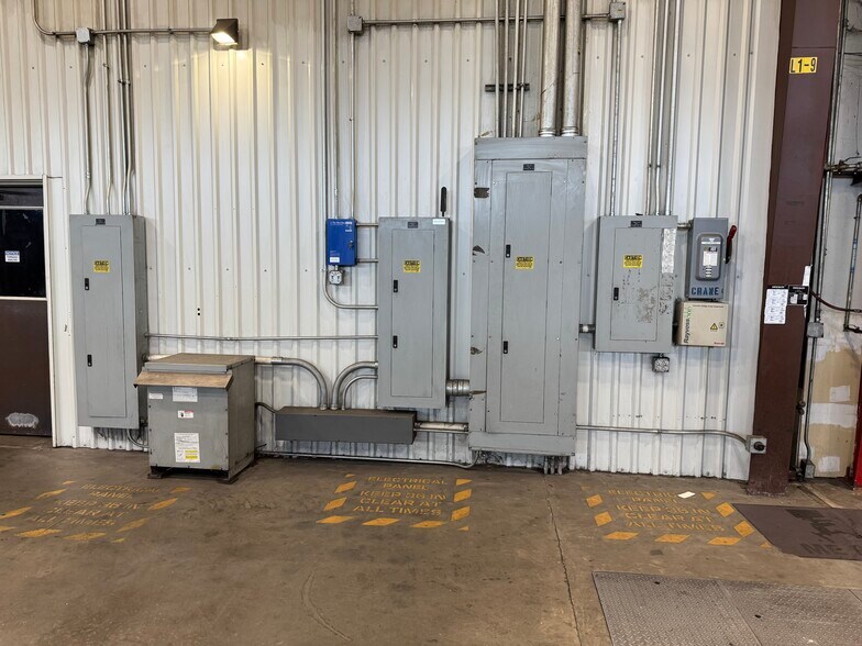 More Photos Of 1121 Buschong St, Houston Warehouse For Lease