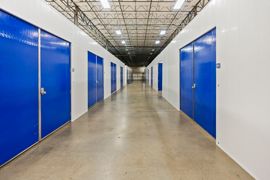 More Photos Of 3901 E Plano Pky, Plano Warehouse For Lease