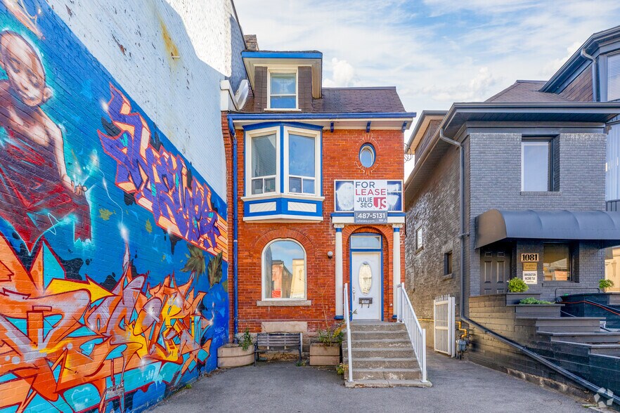 More Photos Of 1079 Bloor St W, Toronto General Retail For Lease