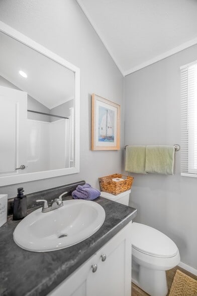 More Photos Of 702 8th St, Port Lavaca Manufactured Housing Mobile Home Park For Sale