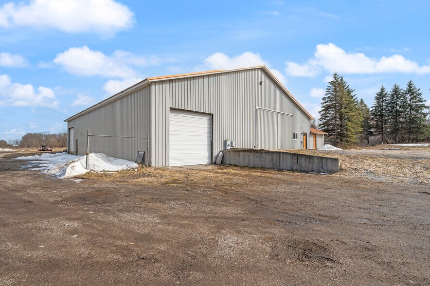 More Photos Of 18470 195th ave, Big Rapids Office For Sale