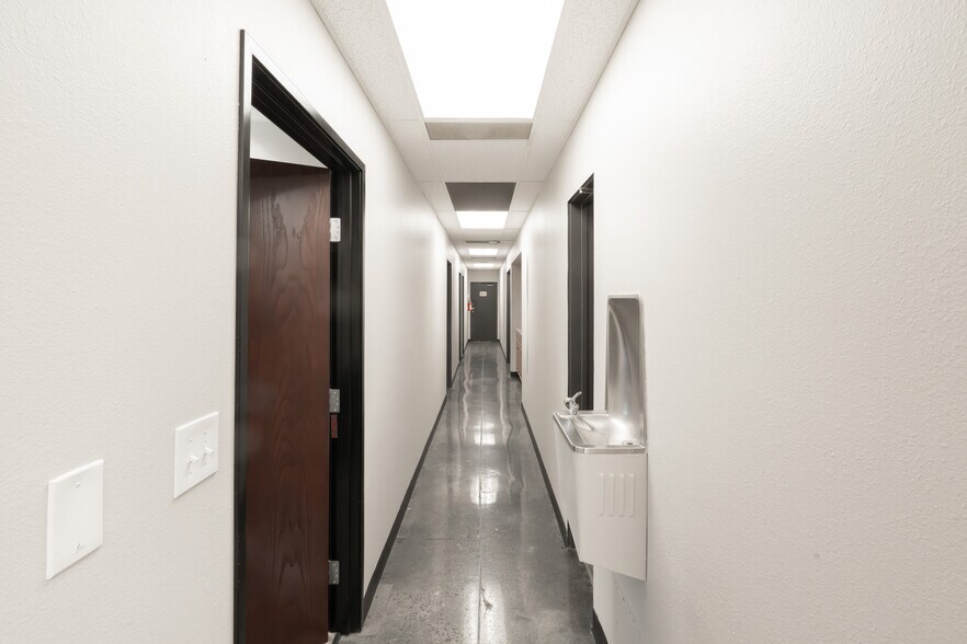 More Photos Of 2550 E Miraloma Way, Anaheim Office For Lease