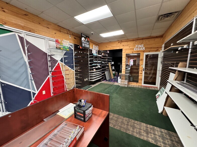 More Photos Of 1312 Hamilton St, Stoughton Freestanding For Lease