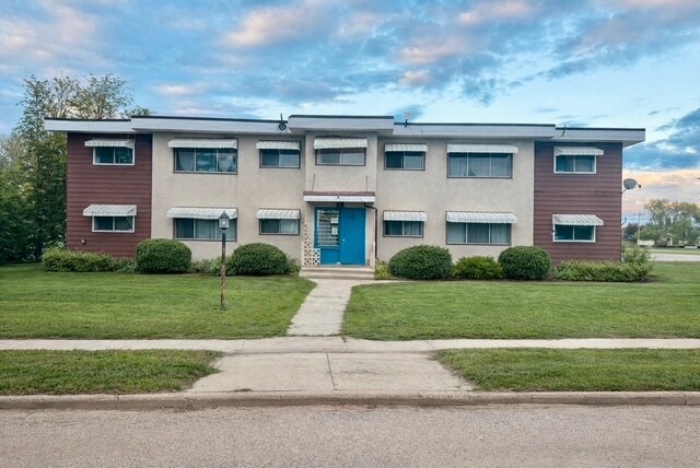 Primary Photo Of 4914 50 St, Sedgewick Apartments For Sale