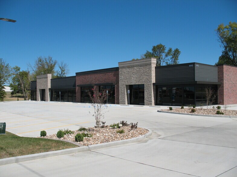 More Photos Of 440 S Mount Auburn Rd, Cape Girardeau Storefront For Lease