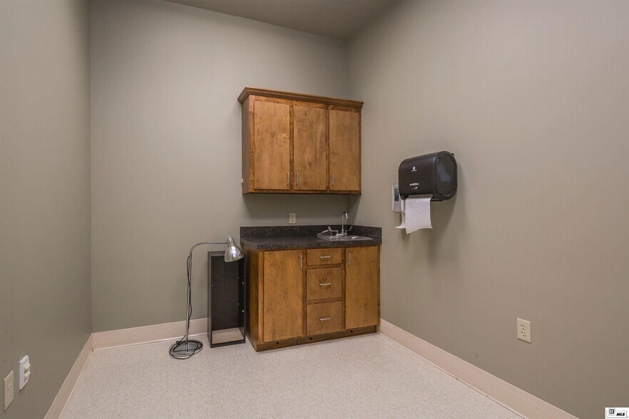 More Photos Of 3995 Sterlington Rd, Monroe Medical For Sale