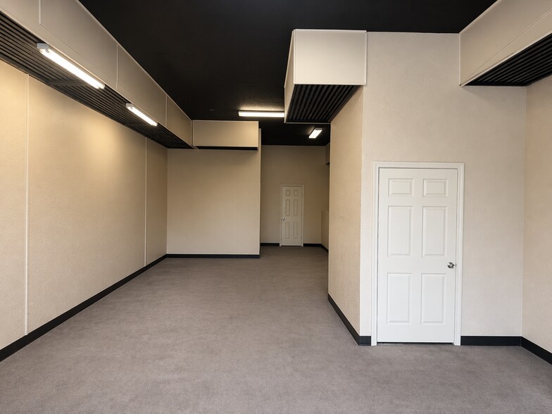 More Photos Of 2500 NW 6th St, Ocala Distribution For Lease