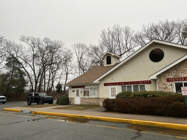 More Photos Of 4482 Middle Country Rd, Calverton Medical For Lease