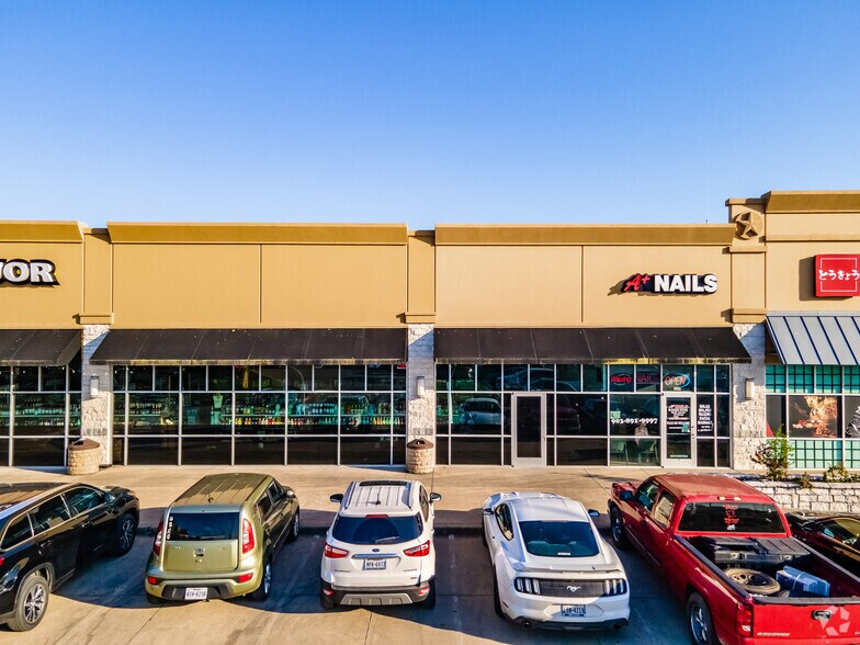 More Photos Of 2916 N US Highway 75, Sherman Storefront For Lease