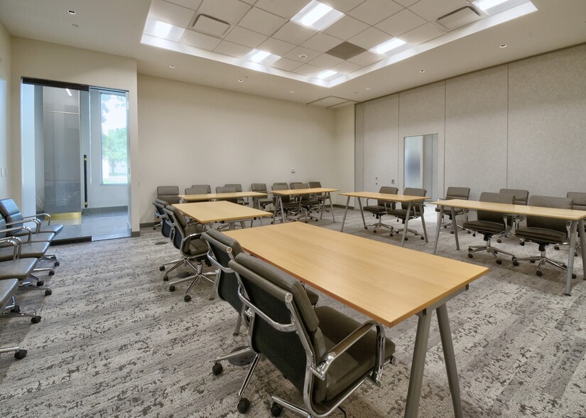 More Photos Of 580 Westlake Park Blvd, Houston Office For Lease