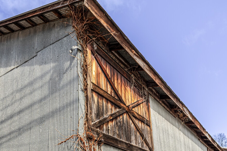 More Photos Of 357 Columbia St, Hudson Warehouse For Sale