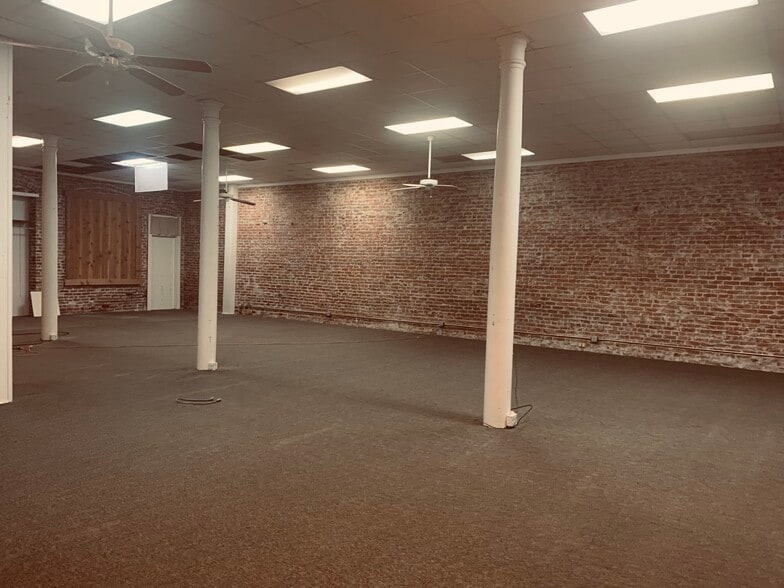 More Photos Of 635 Main St, Red Bluff General Retail For Sale