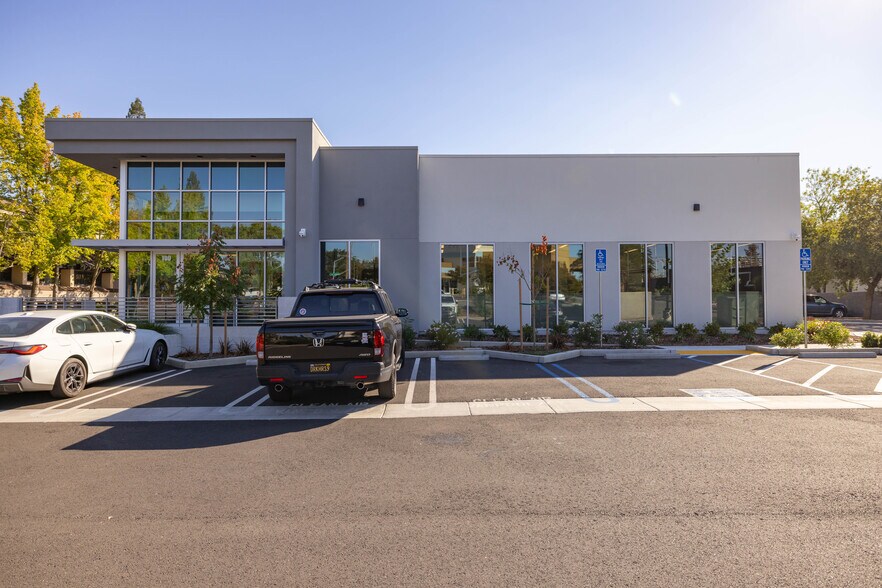 More Photos Of 1623 Santa Clara Dr, Roseville Medical For Lease