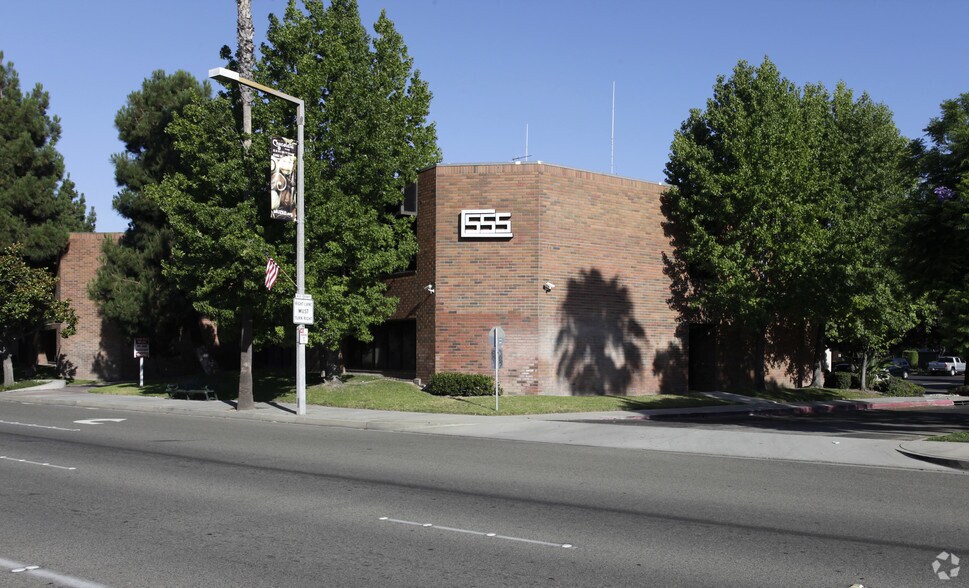 More Photos Of 401 W Lincoln Ave, Anaheim Office For Lease