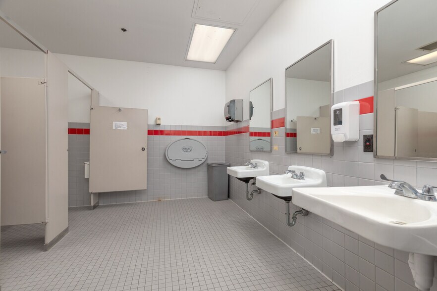 More Photos Of 47-67 Ludwig Dr, Fairview Heights Unknown For Lease