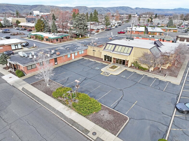 More Photos Of 401 S 12th Ave, Yakima Medical For Sale