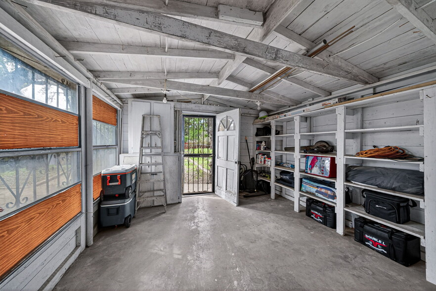 More Photos Of 27217 Okent Dr, San Antonio Flex For Sale