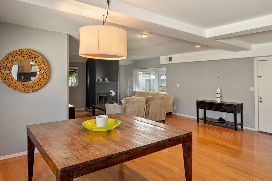 More Photos Of 3111 Ocean Front Walk, Marina Del Rey Apartments For Sale