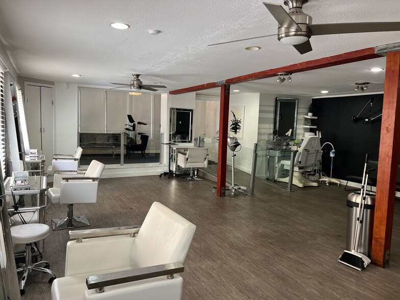 More Photos Of 6536 Telegraph Ave, Oakland Office For Lease