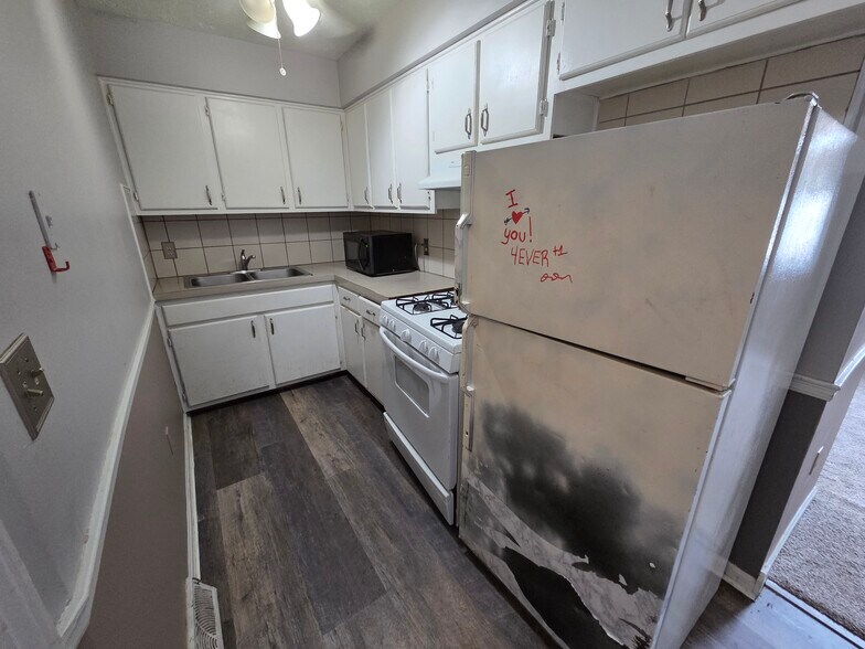 More Photos Of 1302 Broadway, Lorain Storefront Retail Residential For Sale