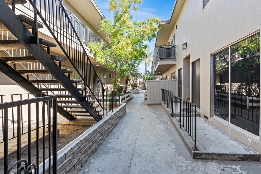 More Photos Of 21921 Lanark St, Canoga Park Apartments For Sale