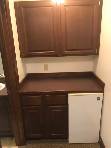 More Photos Of 4831 Darrow Rd, Stow Medical For Lease