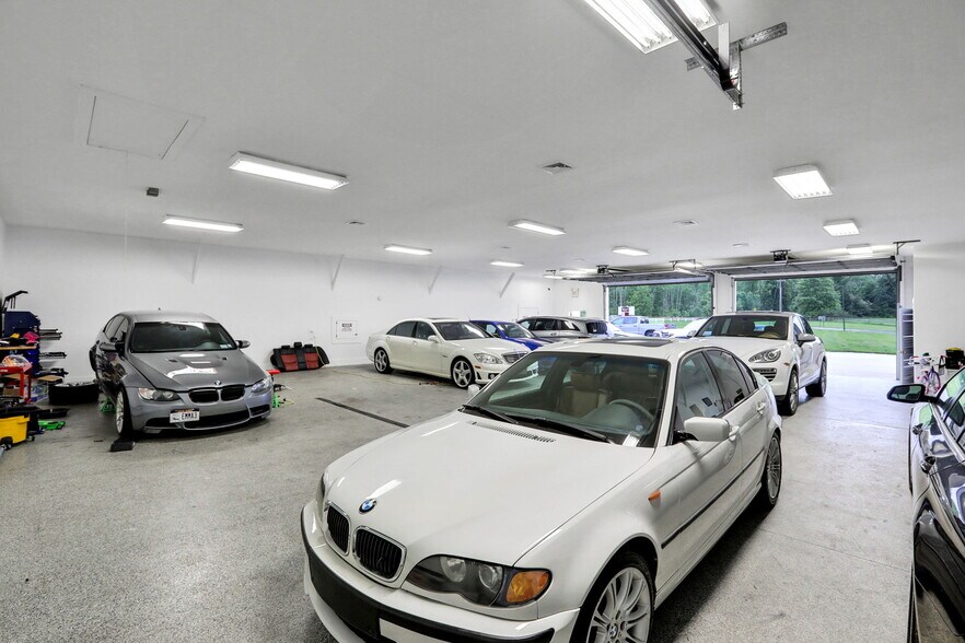 More Photos Of 269 Stone Schoolhouse Rd, Bloomingburg Warehouse For Sale