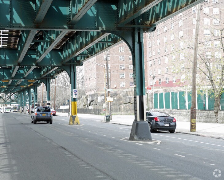More Photos Of 700 Bartholdi, Bronx Apartments For Sale
