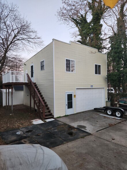 More Photos Of 33 E Main St, East Islip Office For Sale