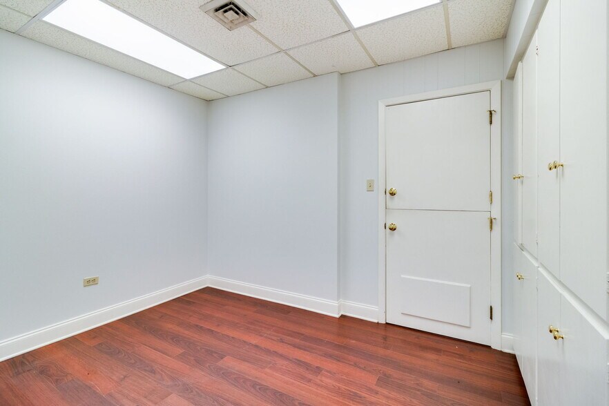 More Photos Of 223 S Main St, Opelousas Office For Sale