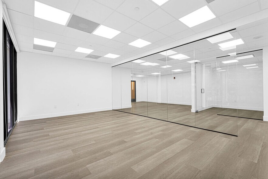 More Photos Of 1110 Brickell Ave, Miami Office For Sale