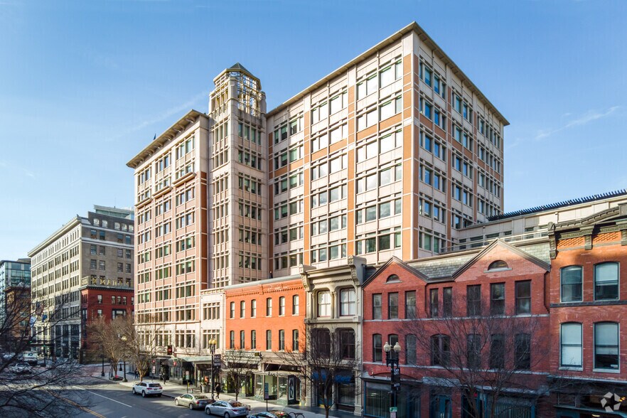 More Photos Of 975 F St NW, Washington Office For Lease