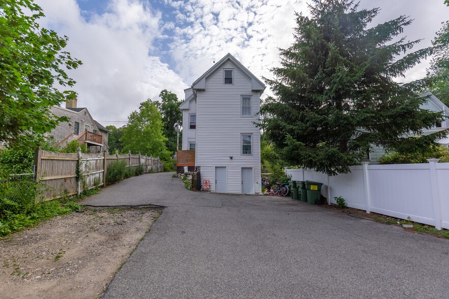 More Photos Of 211 Court St, Plymouth Apartments For Sale