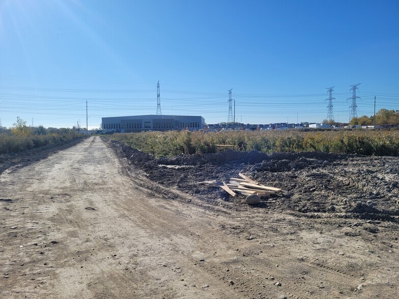 More Photos Of 540 Lake Rd, Bowmanville Warehouse For Sale