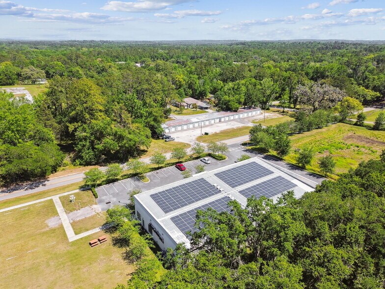 More Photos Of 924 Hale Ave, Brooksville Office For Sale