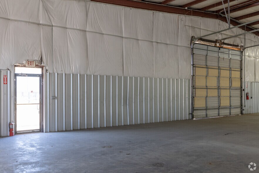 More Photos Of 12306 Shiloh Church Rd, Houston Warehouse For Lease