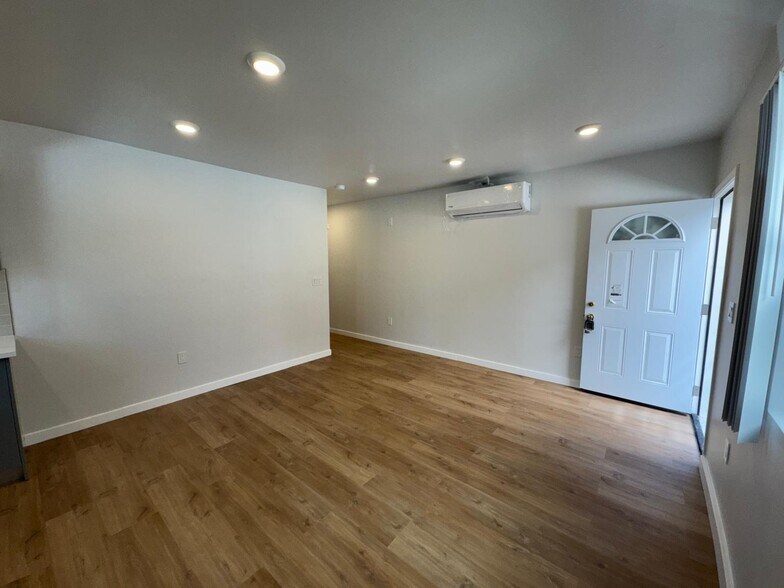 More Photos Of 553 N Flores St, Los Angeles Apartments For Sale