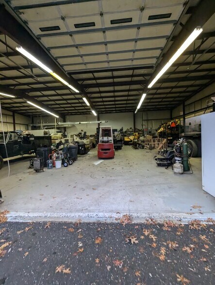 More Photos Of 2407 Burlington Ave, Delanco Light Distribution For Lease