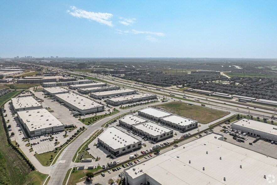 More Photos Of 2601 TX-121, Lewisville Showroom For Sale