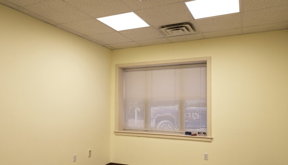 More Photos Of 15 Carlson Ln, Falmouth Office For Lease