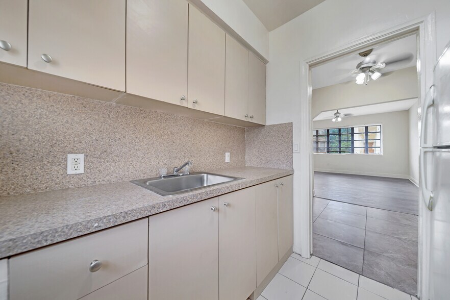 More Photos Of 931 SW 3rd St, Miami Apartments For Sale