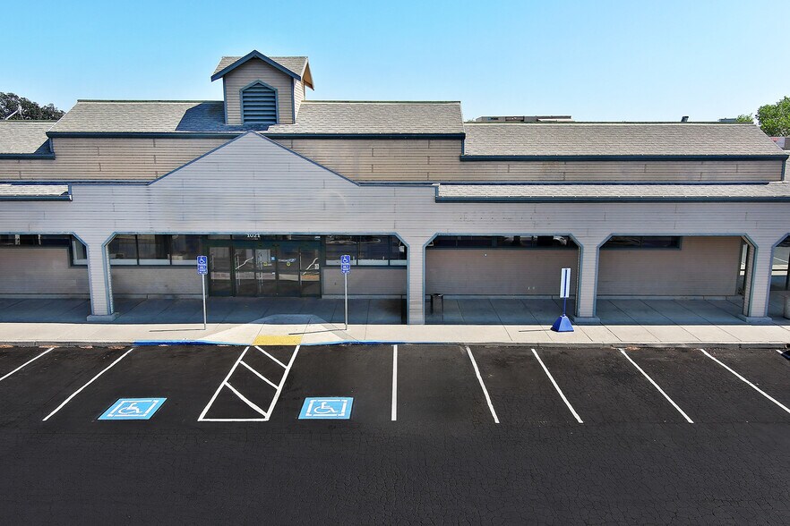 More Photos Of 1021 Bridge St, Colusa Storefront For Sale