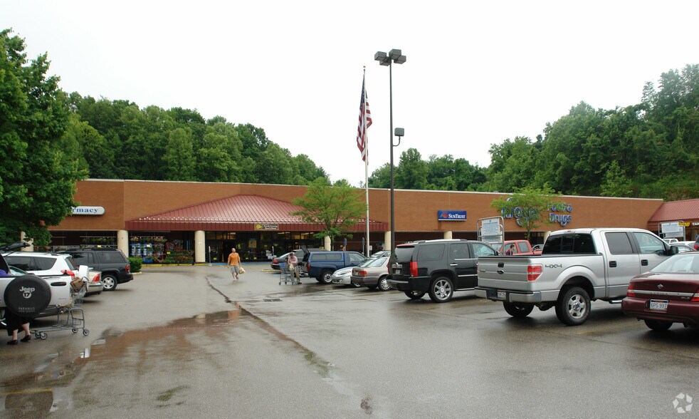 More Photos Of 1100-1124 Fledderjohn Rd, Charleston Storefront For Lease