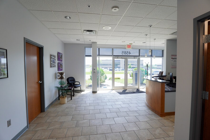 More Photos Of 4585 Cornell Rd, Blue Ash Manufacturing For Sale