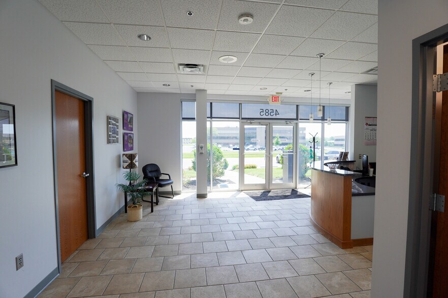More Photos Of 4585 Cornell Rd, Blue Ash Manufacturing For Lease