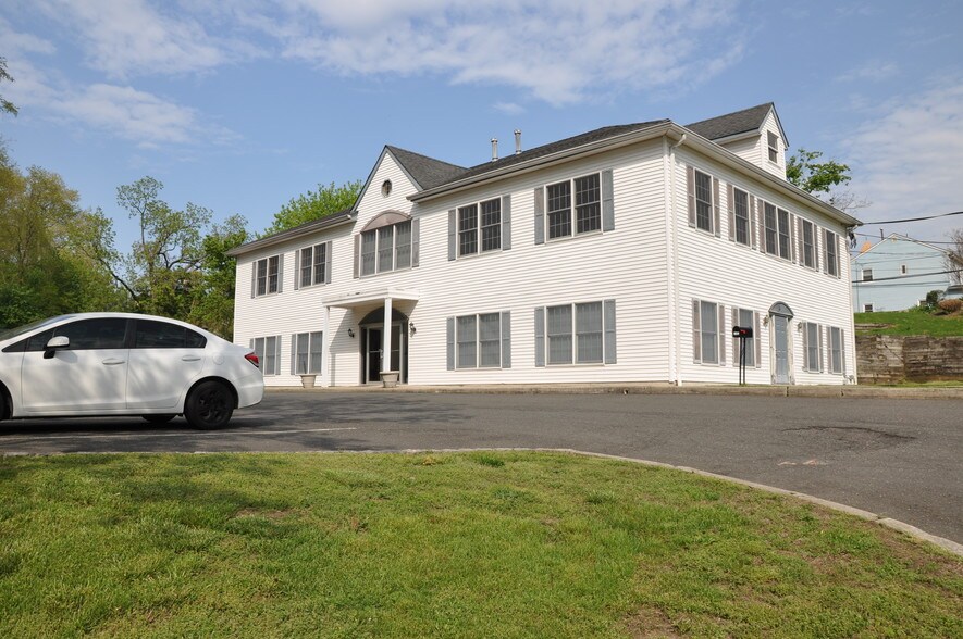More Photos Of 5 Ravine Dr, Matawan Medical For Lease