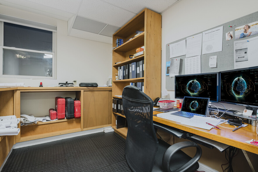 More Photos Of 11 Front St, Weymouth Office For Lease